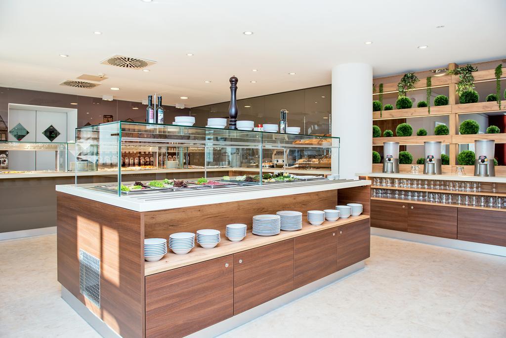 Johanniter Gaestehaus มึนสเทอร์ ภายนอก รูปภาพ